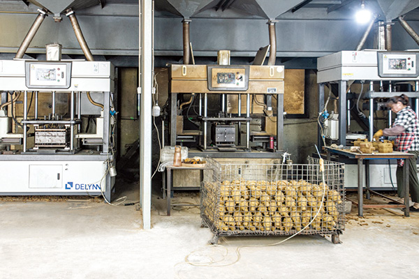 覆膜砂生产工部